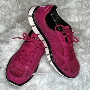 Avia Tennis Shoes